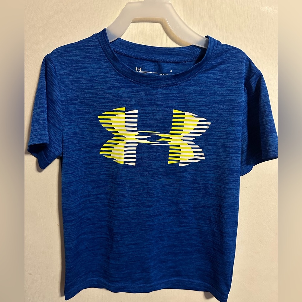 Under Armour UA boys Size 6 heat gear T-shirt